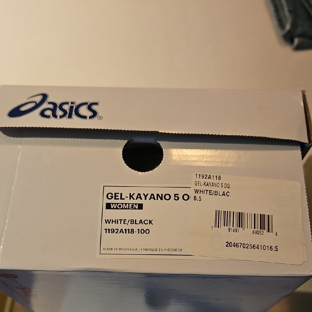 Asics Gel-Kayano 5 OG Women's Sneakers - White and Black